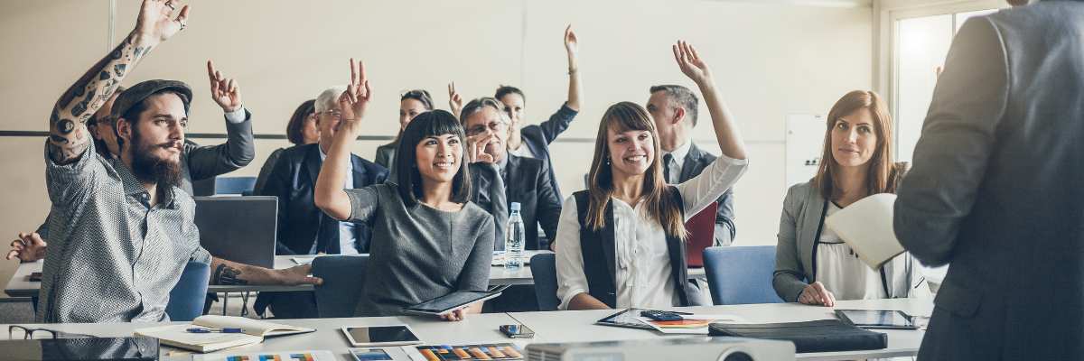 photo of real estate agents struggling with no training